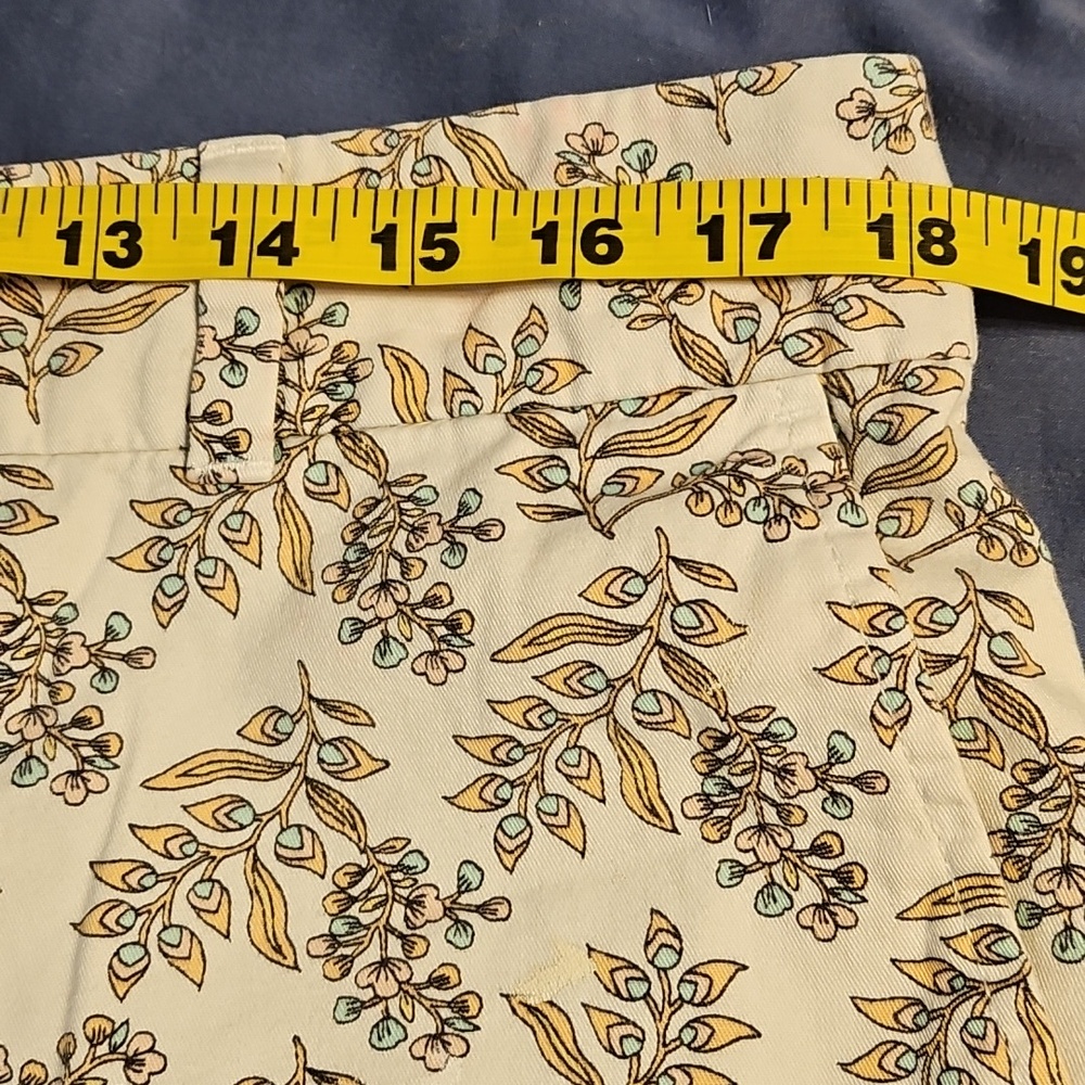 Loft Outlet Cream Print Shirts 4 Inch Inseam - Picture 11 of 15